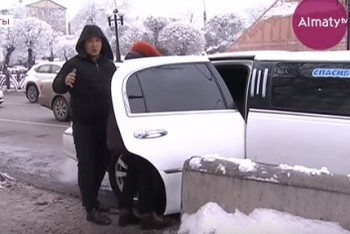 Фотография к новости: Такси-лимузин обслуживает пассажиров в Алматинской области