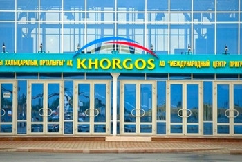 Десятки видеокамер пытались незаконно завезти казахстанки из Китая