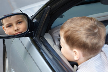 14-летнего подростка задержали ночью за рулем "Мерседеса" в Уральске 