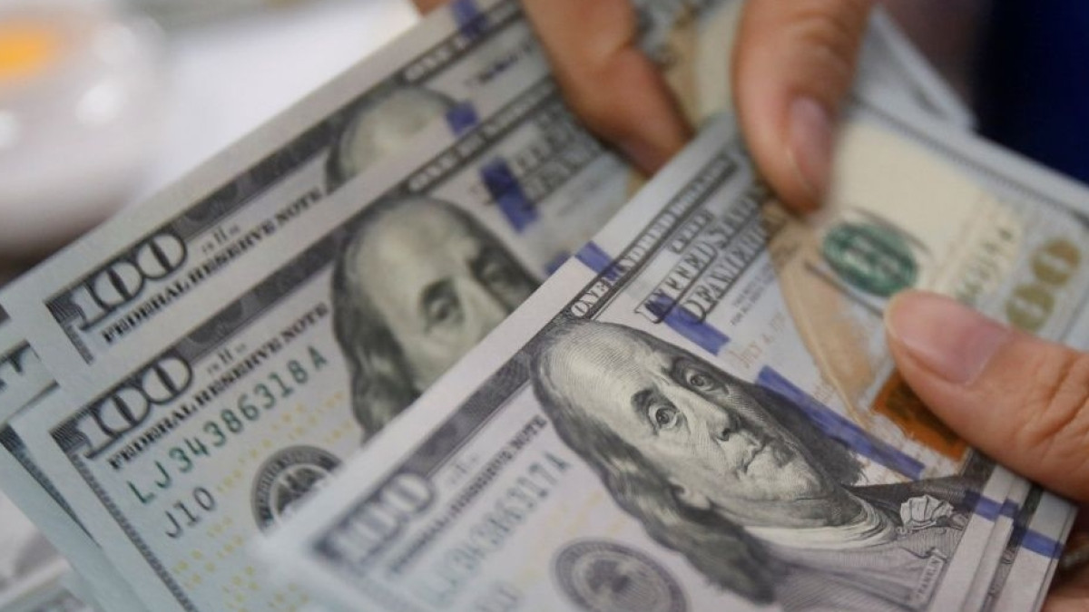 Казахстанцы скупили свыше 10 млрд долларов в 2017 году