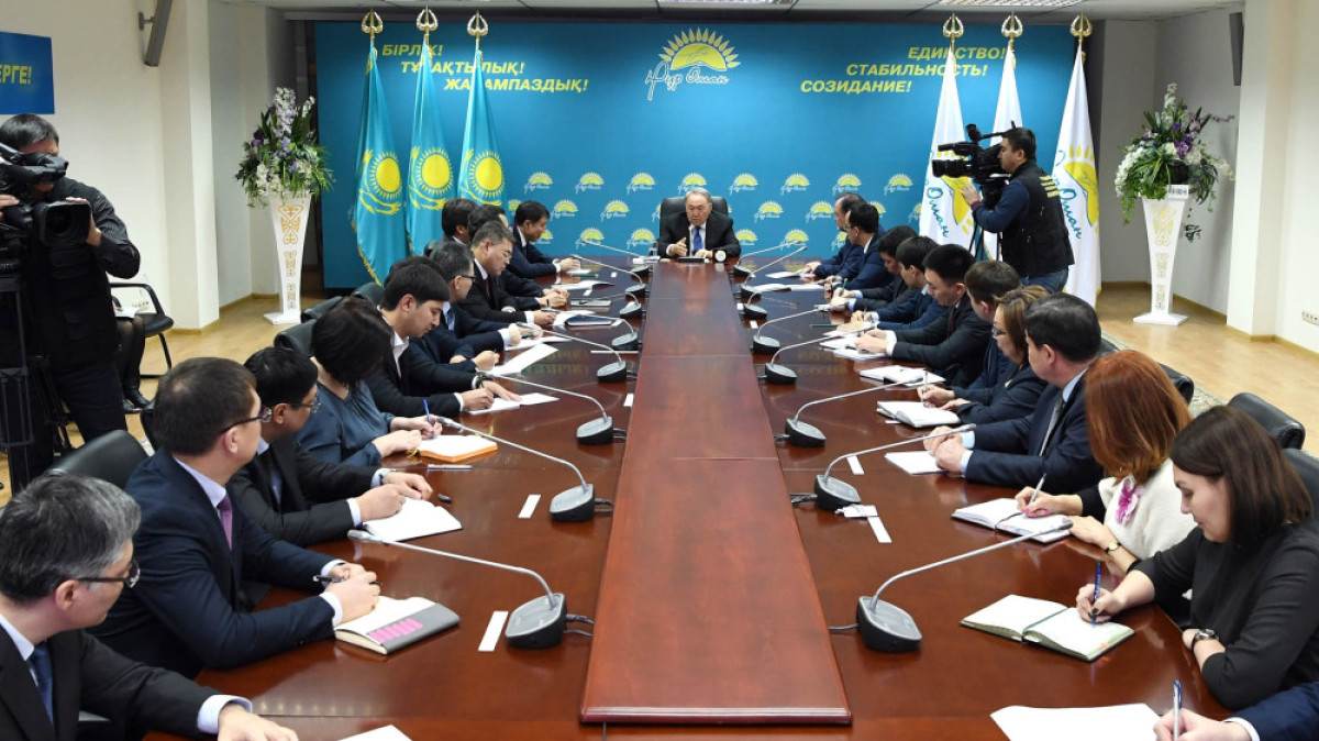 Если мы не хотим отстать от мирового развития, нужно двигаться быстрее - Назарбаев