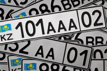 Как выбрать цифровую или буквенную комбинацию госномера без доплаты, рассказали в МВД