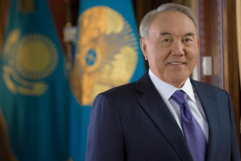 Фотография к новости: Нурсултан Назарбаев поздравил президента Чешской Республики с переизбранием