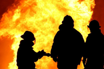 Фотография к новости: 550 человек эвакуировали из-за крупного пожара в Шымкенте: ресторан сгорел дотла