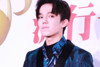 Фотография к новости: Димаш Кудайберген выиграл Global golden chart awards в Китае