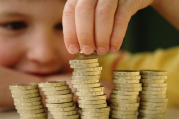 Фотография к новости: В Минтруда озвучили суммы пособий по уходу за детьми до одного года