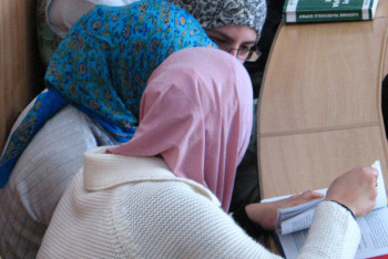 Фотография к новости: Школьницы ЮКО носят религиозную одежду не по своей воле – акимат