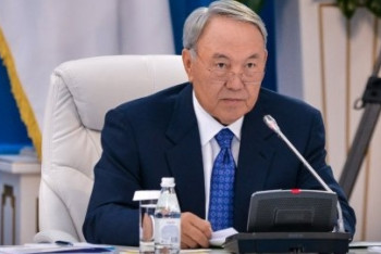 Фотография к новости: Назарбаев лично выразил соболезнования Мирзиееву в связи с ЧП в Казахстане