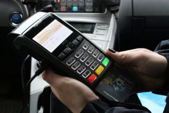 Фотография к новости: Алматинцев просят сообщать об отказах приема оплаты платежными картами