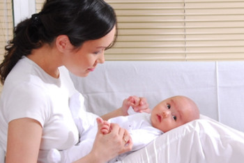 Сколько матерей в Казахстане получают пособие по уходу за ребенком