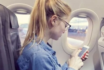 Фотография к новости: Пассажиры рейса Алматы-Урумчи могут пользоваться гаджетами на борту  