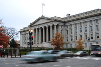 Из-за отсутствия бюджета правительство США прекратило работу