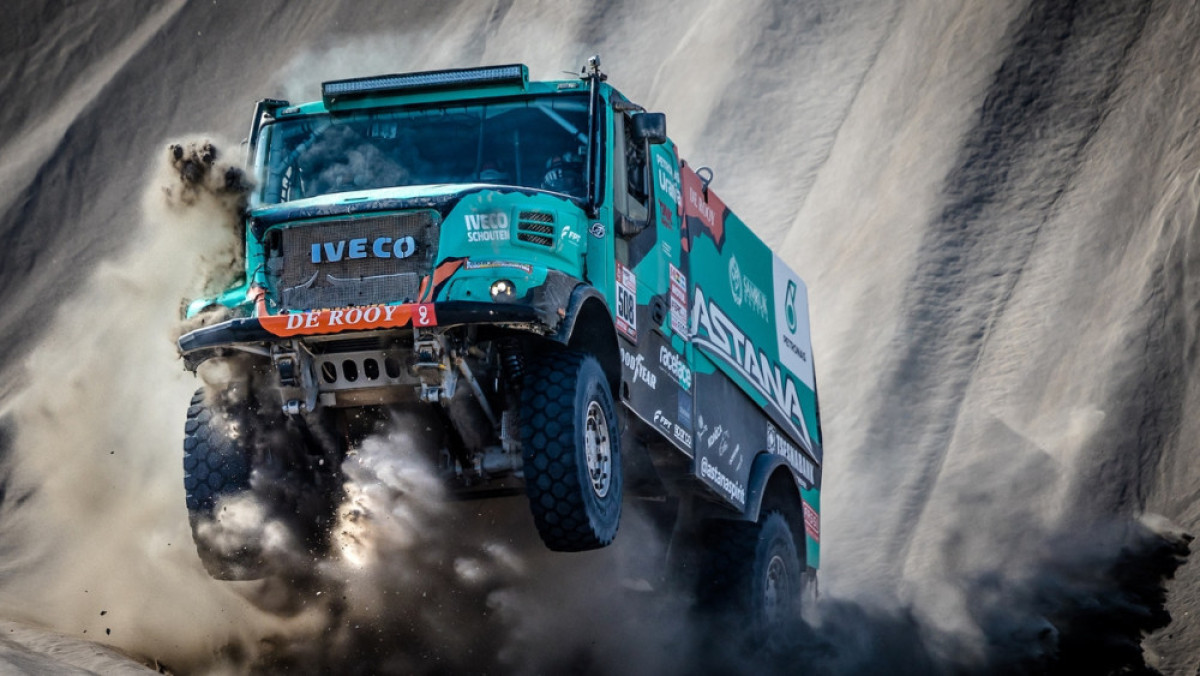 "Астана" подобралась к лидерам после 10 этапа "Дакара" 