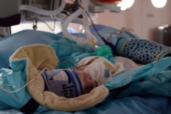 Фотография к новости: Санавиация доставила из Таиланда новорождённую алматинку с мамой