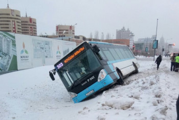 Фотография к новости: Пассажирский автобус перевернулся в Астане 