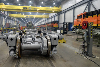 Фотография к новости: General Electric поставит в Казахстан 300 локомотивов 