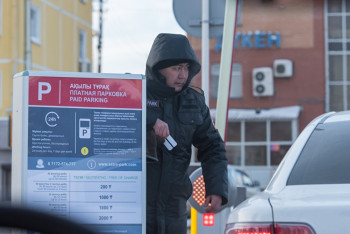 Фотография к новости: Платные парковки заработали на бульваре "Нұр жол" в Астане