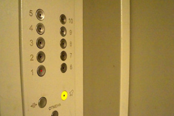 Фотография к новости: Подросток погиб после попытки самостоятельно выбраться из застрявшего лифта