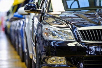 Фотография к новости: 1,12 млрд долларов потратили казахстанцы за год на новые авто