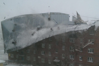 Ветер сорвал кровлю пяти зданий в Карагандинской области