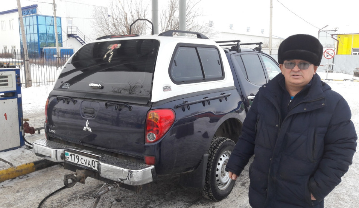 автора