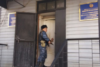 Фотография к новости: Стали известны подробности суицида охранника в акимате Актобе