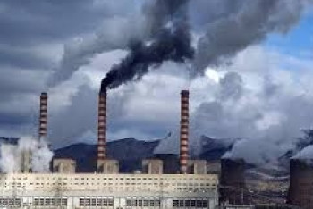 Фотография к новости: Над Усть-Каменогорском повисло "черное небо"