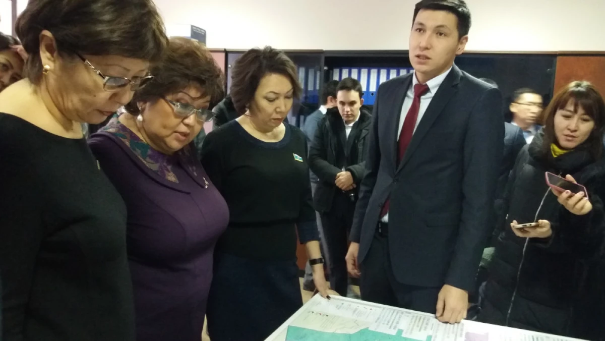 автора