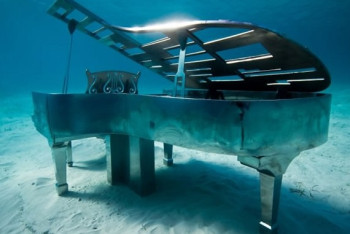 Рояль за 10 млн тенге "утонул" в школе искусств Караганды