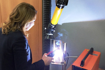 Фотография к новости: Депутат-сварщик удивила студентов павлодарского колледжа 