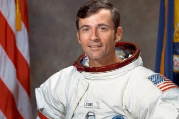 Фотография к новости: Астронавт NASA Джон Янг умер в США