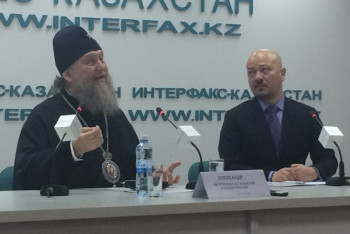 Фотография к новости: Митрополит Александр назвал ёлку символом Рождества