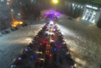 Фотография к новости: Флешмоб с ёлками из авто подхватили в Кокшетау