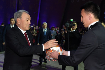 Фотография к новости: Притчей о спрятанном счастье поделился с народом Назарбаев