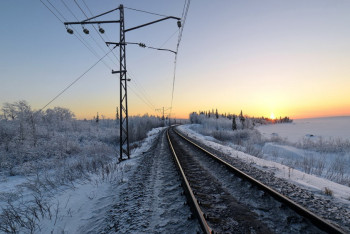 Фотография к новости: Набитый наркотиками внедорожник попал под поезд в Жамбылской области