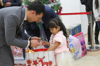 Фотография к новости: Глава «Правительства для граждан» исполнил желание четырехлетней девочки