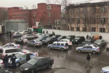 Фотография к новости: На кондитерской фабрике в Москве экс-владелец открыл стрельбу, есть погибший