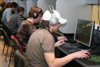 Фотография к новости: «Белый интернет» хотят ввести во всех интернет-кафе Казахстана