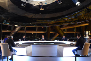 Фотография к новости: Я сам стараюсь писать на латинице - Назарбаев