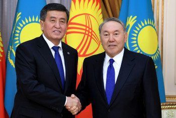 Фотография к новости: Назарбаева пригласили посетить Кыргызстан