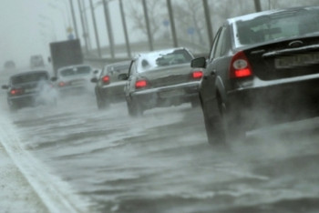 Фотография к новости: Пассажиров эвакуируют на дорогах Карагандинской области из-за ухудшения погоды  