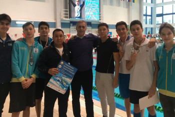 Казахстан выиграл золото по плаванию в Беларуси