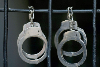 Фотография к новости: Подозреваемых в покровительстве наркодилерам полицейских задержали в Алматинской области