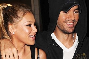 Фотография к новости: Анна Курникова родила близнецов от Энрике Иглесиаса