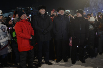 Фотография к новости: Главную новогоднюю елку страны зажег аким Астаны