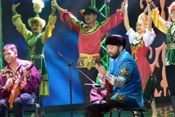 Домбра VS балалайка: павлодарские музыканты устроили поединок