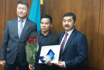 Фотография к новости: Бронзовому призеру олимпиады Фархаду Харки подарили квартиру