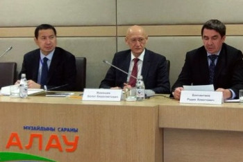 Фотография к новости: Болат Жамишев избран президентом Федерации конькобежцев