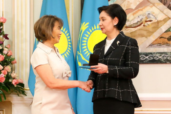 Фотография к новости: Премии и медали вручила Госсекретарь в Акорде