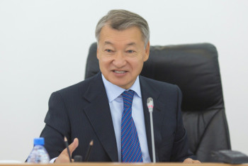 Даниал Ахметов и Ольга Рыпакова занялись воспитанием маленьких легкоатлетов ВКО